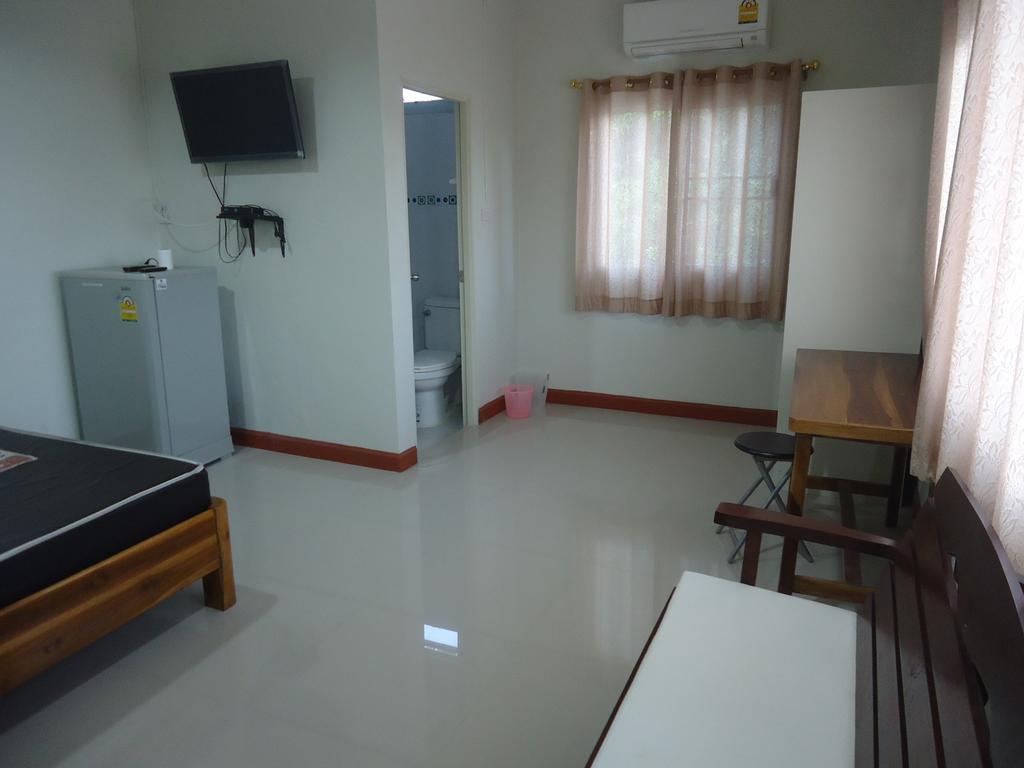 Sorn Waree Home Place Kanchanaburi City Room photo